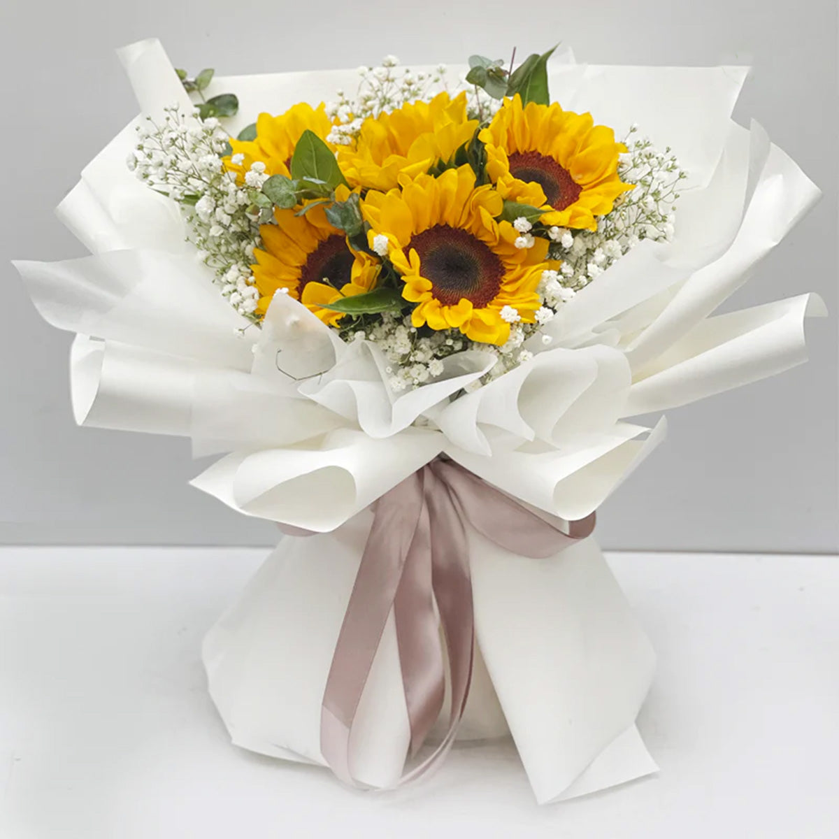 Sunflower bright yellow blooms arrangement